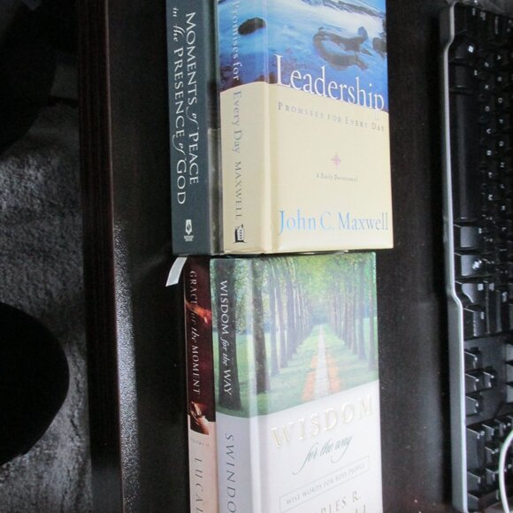 Inspirational Books & A Carrot A Day - LOT of 5 Books - New Condition - Picture 6 of 10